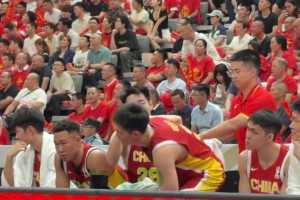 布伦特福德vs曼彻斯特联直播在线_布伦特福德vs曼彻斯特联免费视频直播_布伦特福德vs曼彻斯特联在线观看完整免费高清这球队氛围太好了！谁是中国男篮的最佳气氛组？