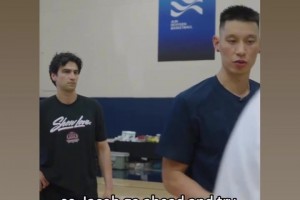 利物浦vs考文垂在线观看免费_利物浦vs考文垂在线直播免费观看_利物浦vs考文垂录像回放免费观看干货满满！林书豪：要尝试去封锁持球人的投篮路线 找准下手时机